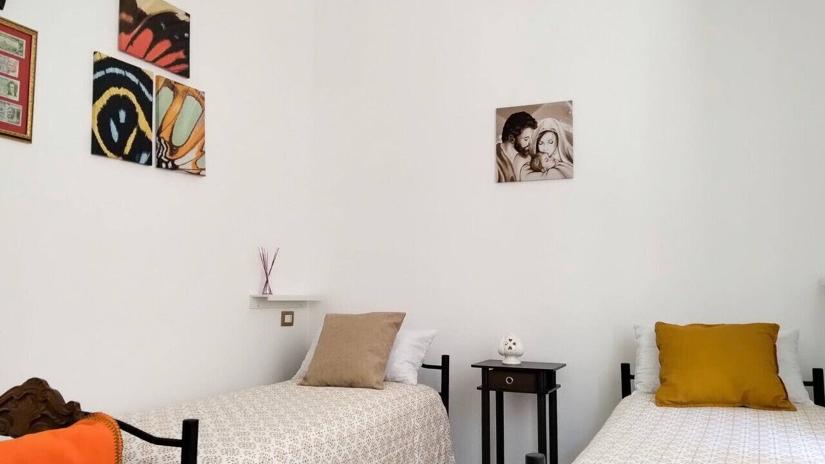 Santa Teresa di Riva Apartment | CasaBlanc - Camera Tripla Donna Seba