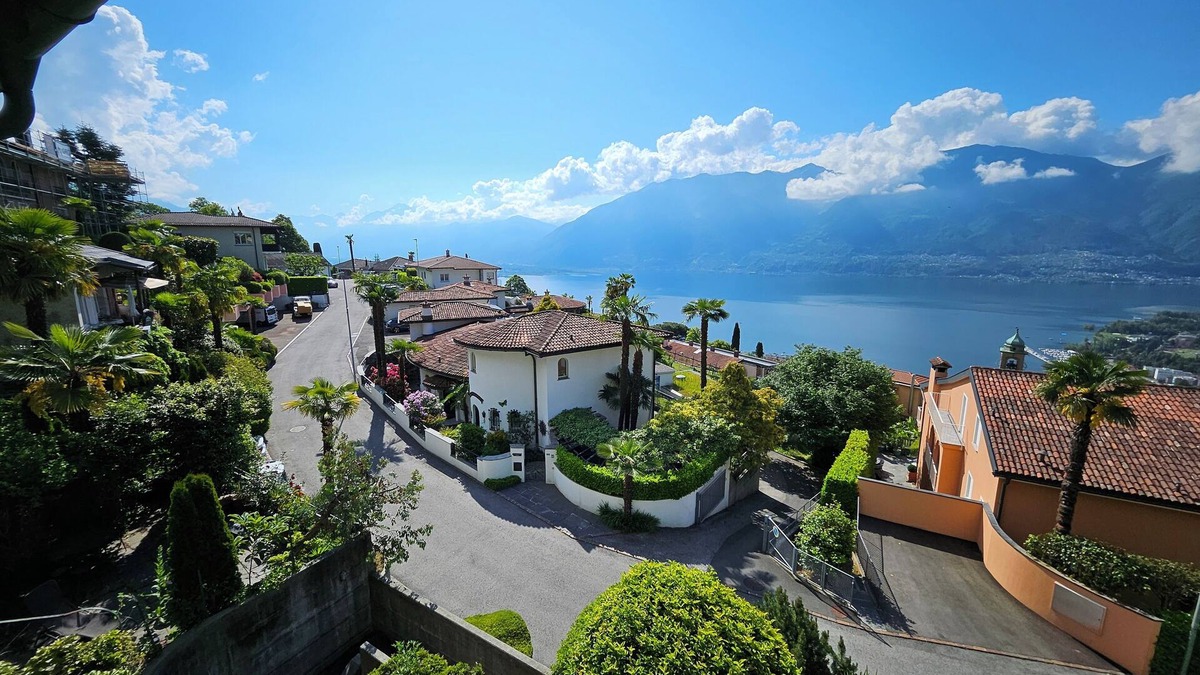 Orselina House | CasaConte: Tranquil 3-bedroom house with fantastic views and WiFi in Orselina