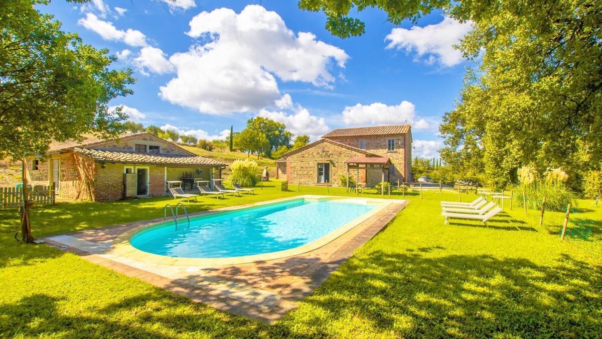 Sarteano Villa | Casale del Conte - Three Bedroom Villa, Sleeps 6