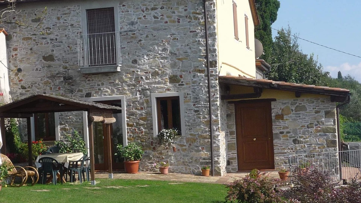 Villabuona Apartment | Casale Lavinia - country house with swimming pool and magnificent oversight wifi