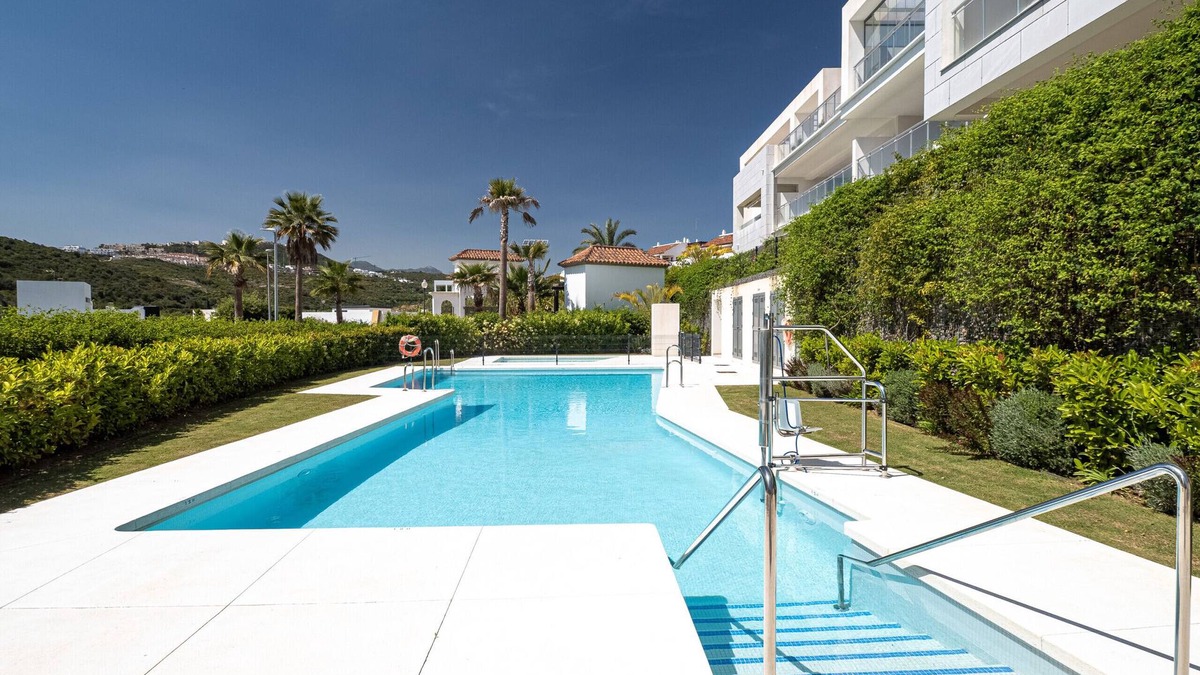 Casares Apartment | Casares Green 2365 Golf & Luxury