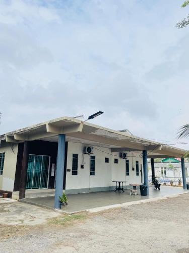 Paka House | Casaria Homestay Paka