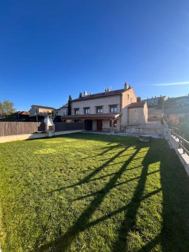 Cabanas de Polendos House | Casas Rurales VELASCO