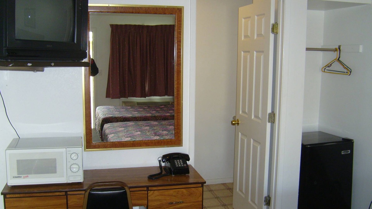 Lebanon Hotel | Cascade City Center Motel