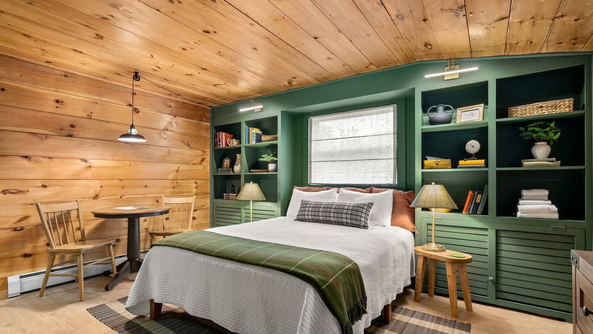 Lincoln Apartment | Cascade Falls Relaxation at the PemiCabins