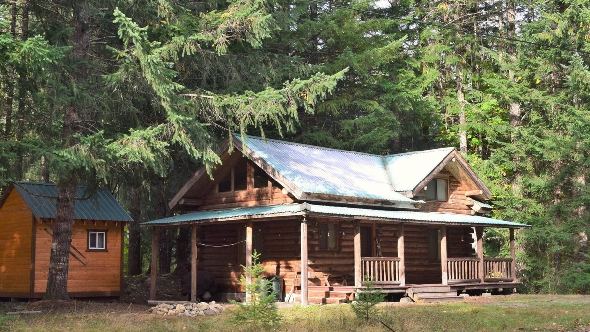Packwood Cabin | Cascade Log Cabin | 1 Bed, 1 Bath