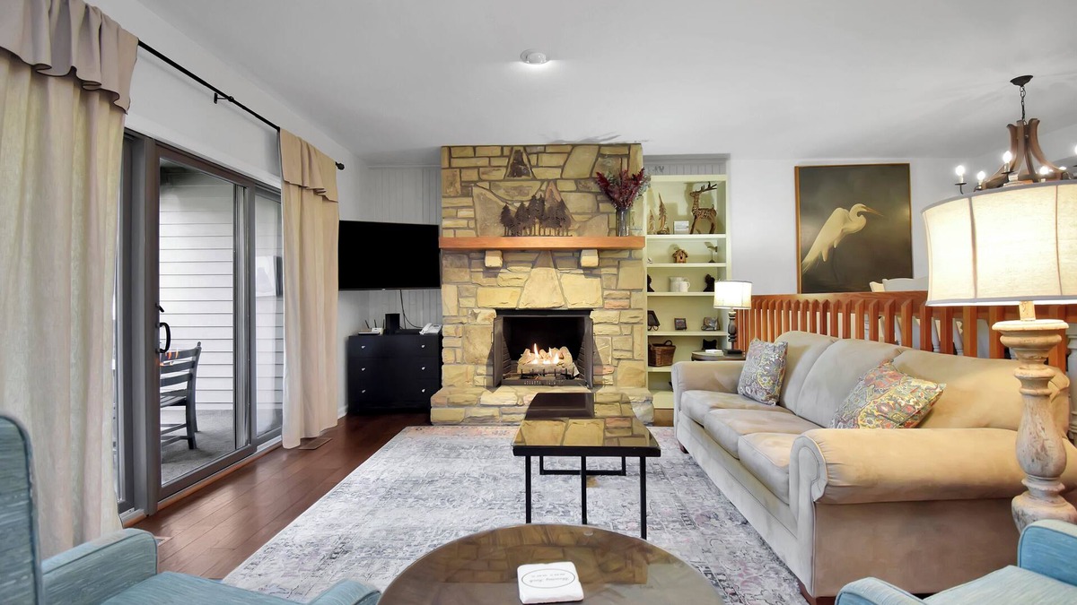 Blowing Rock Condo | Cascades 2 | Fireplace, Restaurant, Pool, Spa