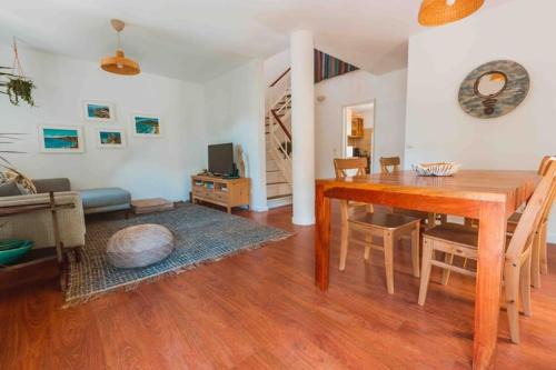 Charneca House | Cascais Surf & Nature Home with Terrace & Yoga Gym near Guincho Beach 2 to 6 Guests