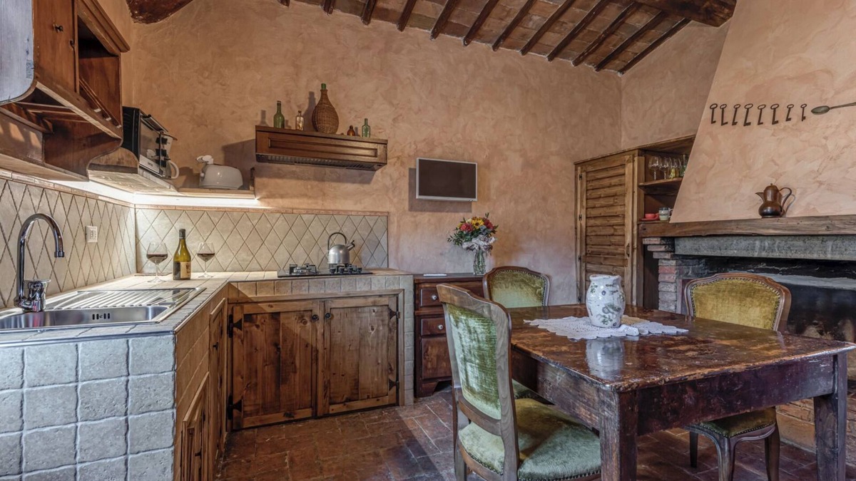 Palazzina Apartment | Casciano Apartment in a Historic Estate near Siena with swimming pool
