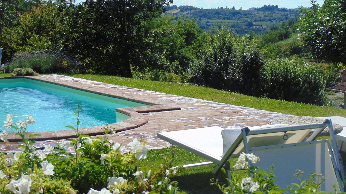 Lerma House | CASCINA BURRONI Old farmhouse from the 1600s among nature . wines . good food and swimming pool
