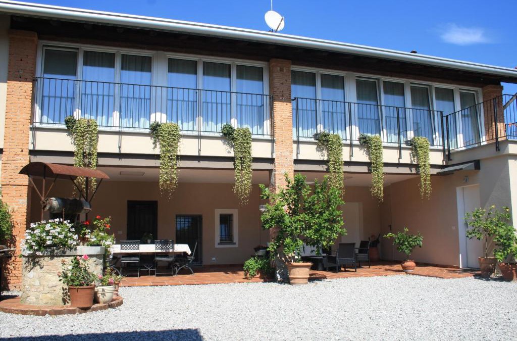 Passirano Bed & Breakfast | Cascina San Martino