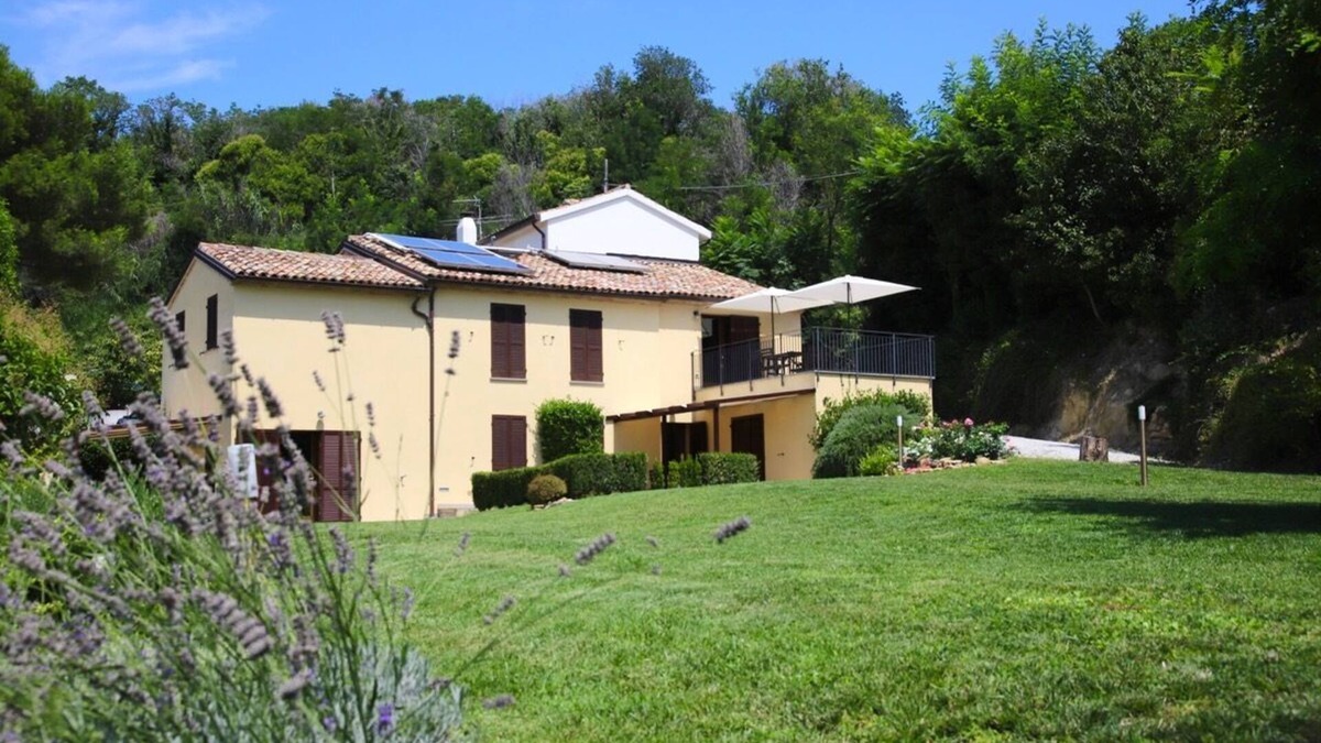 Castel di Mezzo House | Case San Bartolo-Ginestre: in a nature reserve by the sea-swimming pool-fantastic view