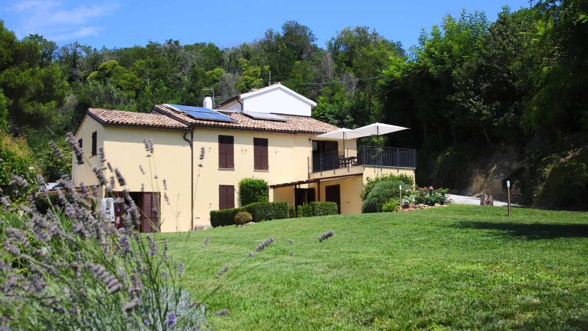 Castel di Mezzo Apartment | CASE SAN BARTOLO: in a protected natural area by the sea - with fantastic views