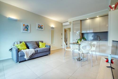 Cernusco sul Naviglio Apartment | CaseOspitali - Linda, luminoso bilocale fashion con balcone per 4