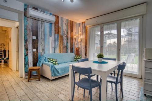 Cernusco sul Naviglio Apartment | CaseOspitali - Casa Azzurra, incantevole bilocale con giardino