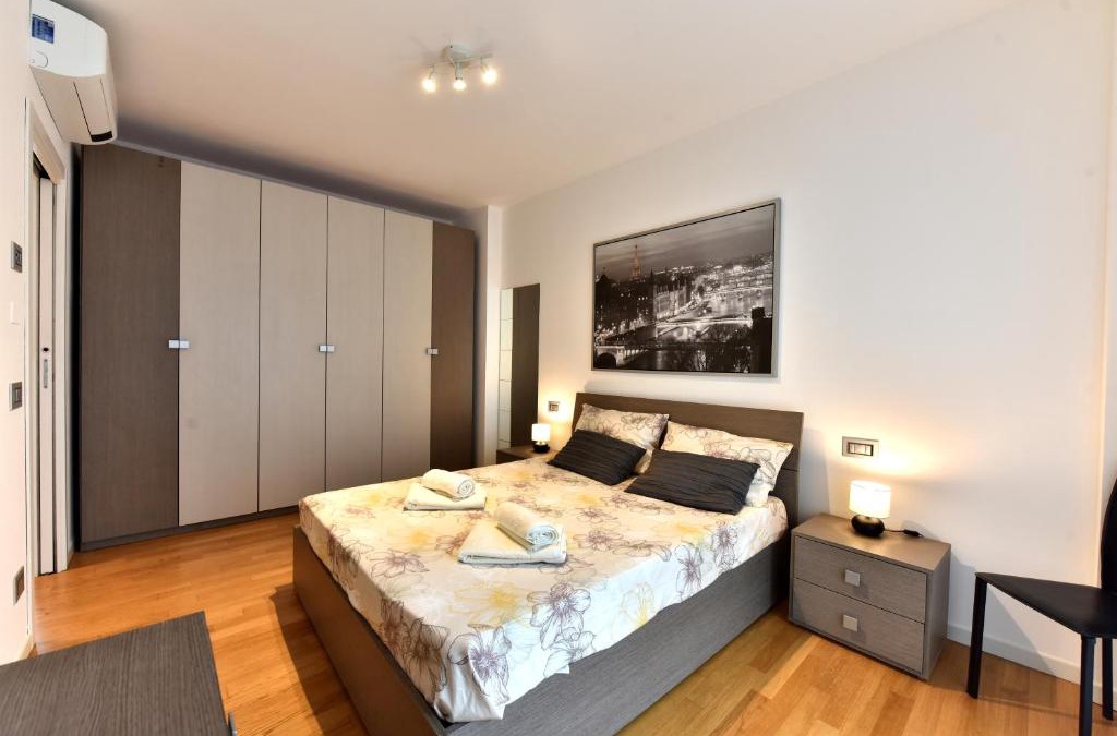 Cernusco sul Naviglio Apartment | CaseOspitali - Casa Kikka, elegante appartamento con balcone in nuovo condominio per 4