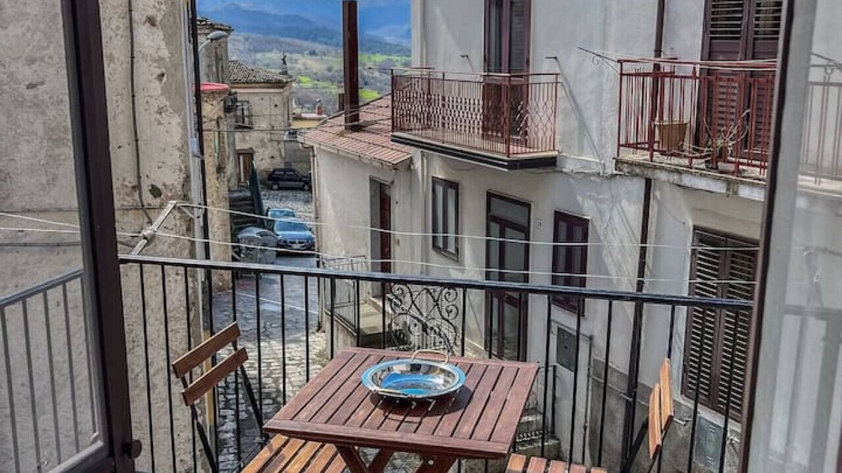 San Giorgio Lucano Apartment | Casetta San Giorgio - Riverside Getaway