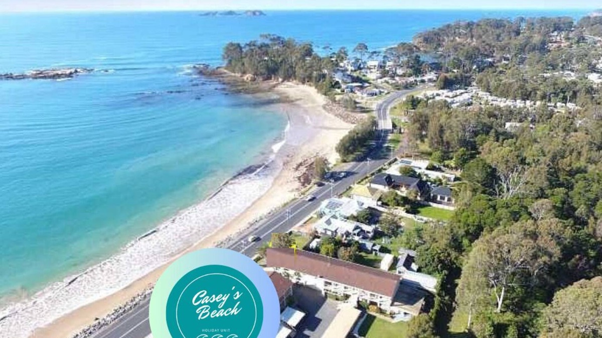 Batehaven House | Caseys Beach Holiday Unit