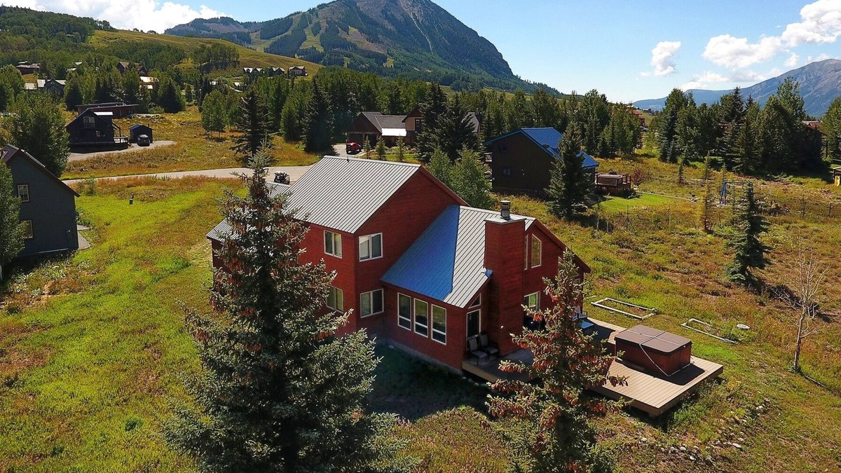 Crested Butte House | Cash`s Hideout/Mountain Modern Style with Awesome Views! Hot Tub! Free Shuttle