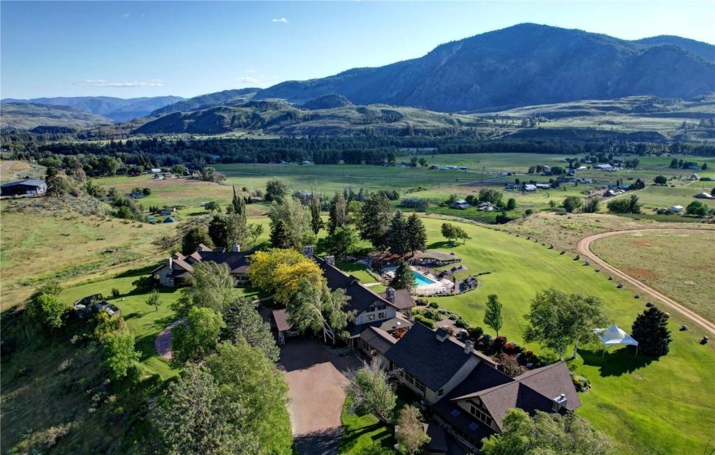 Twisp Hotel | Casia Lodge and Ranch