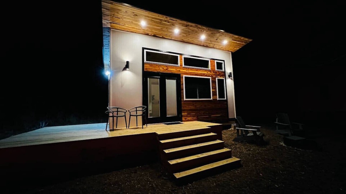 Athens House | Casita 4 · Whimsical cozy tiny home in nature near water