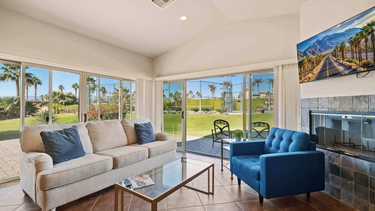 Coachella House | Casita 44463 – RV Resort Stay for 2