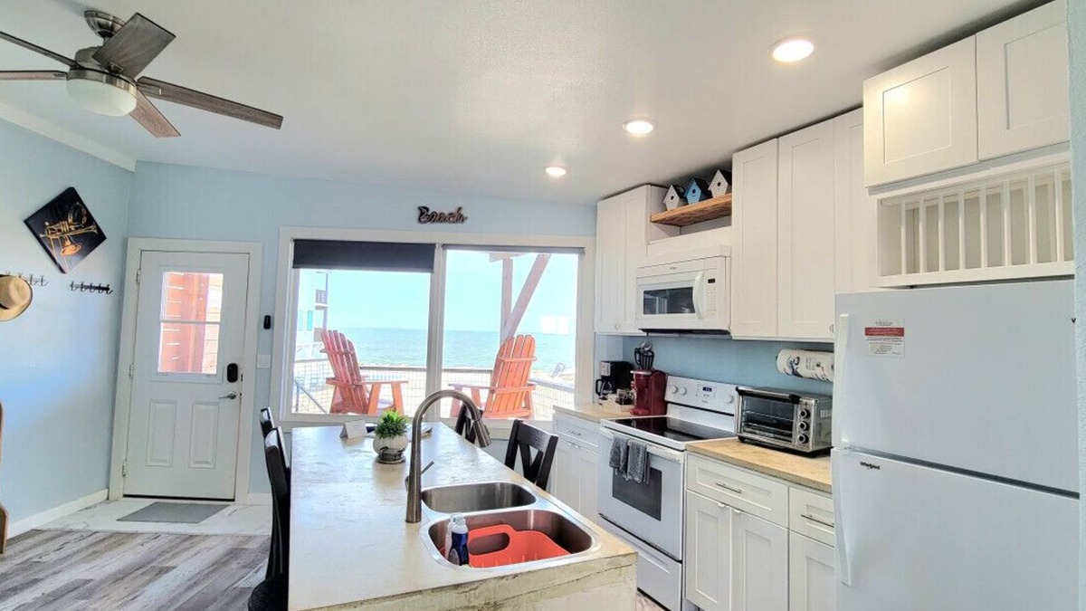 Port Lavaca Apartment | Casita A · Las Casitas on Magnolia Beach - Casita A