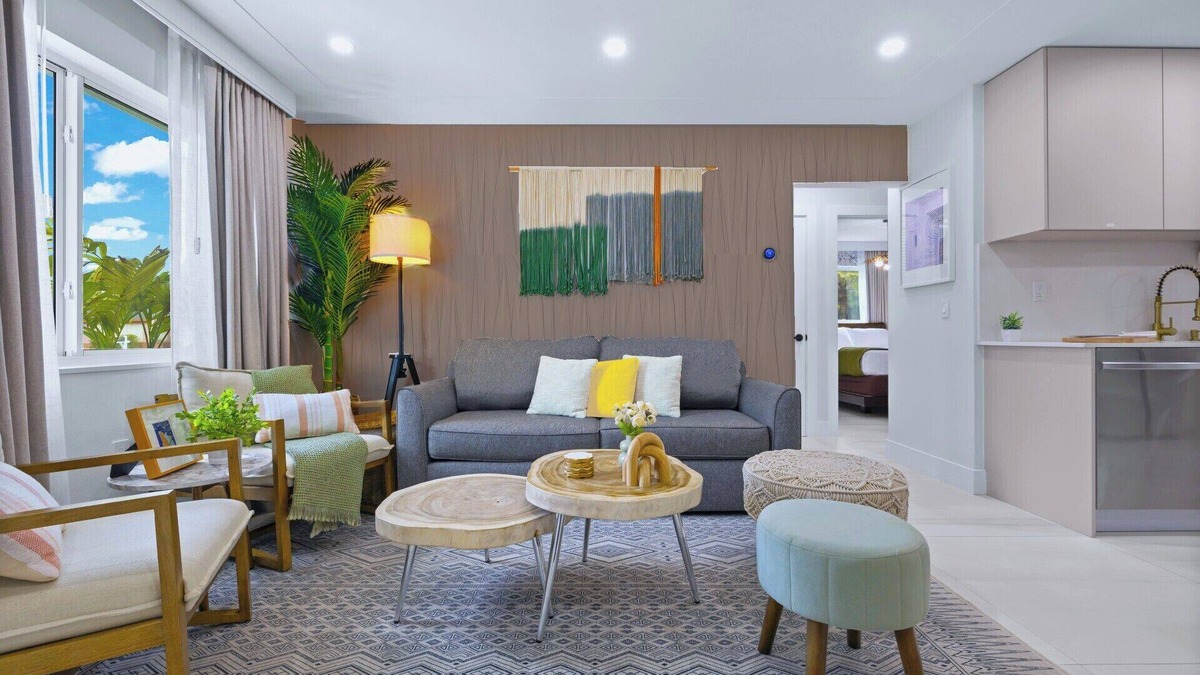 Coral Terrace House | Casita Coral: 5-Star Stay with King Bed, Hot Tub, Backyard Oasis, & Pet-Friendly