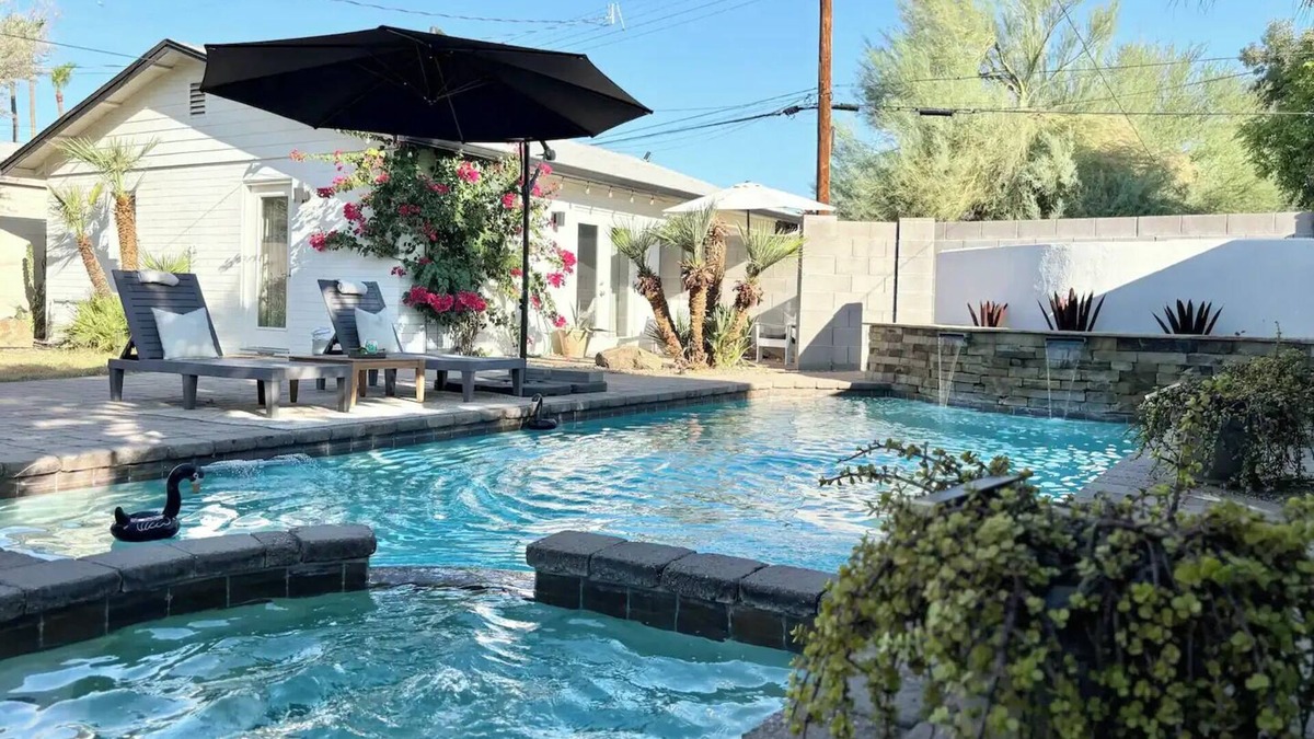 Encanto Villa | Casita Flor - Phoenix - Private Pool - 5-star Superhost on Abnb