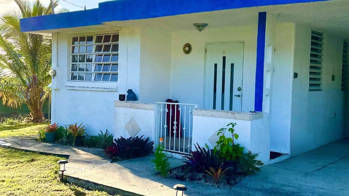 Cayey House | Casita La Ley en Cayey with 2-bedroom AC & WiFi.