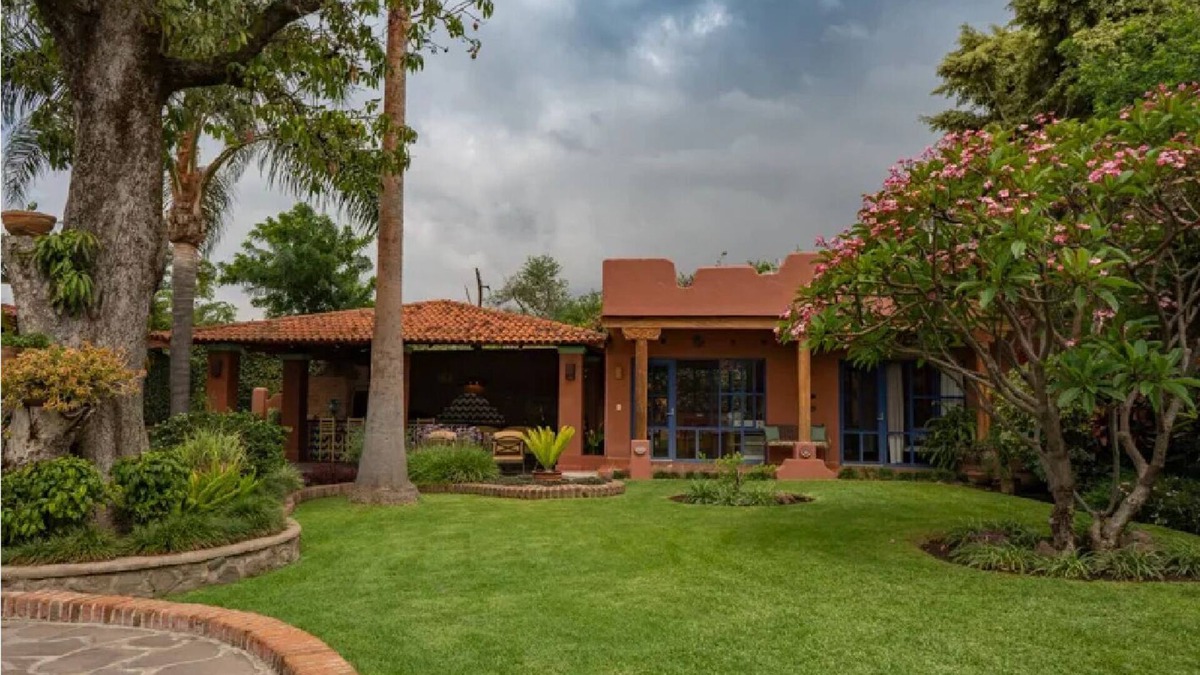 San Juan Cosala House | Casita on 1/2 acre of flora beauty. Two arms, , wifi, access to kitchen and TV