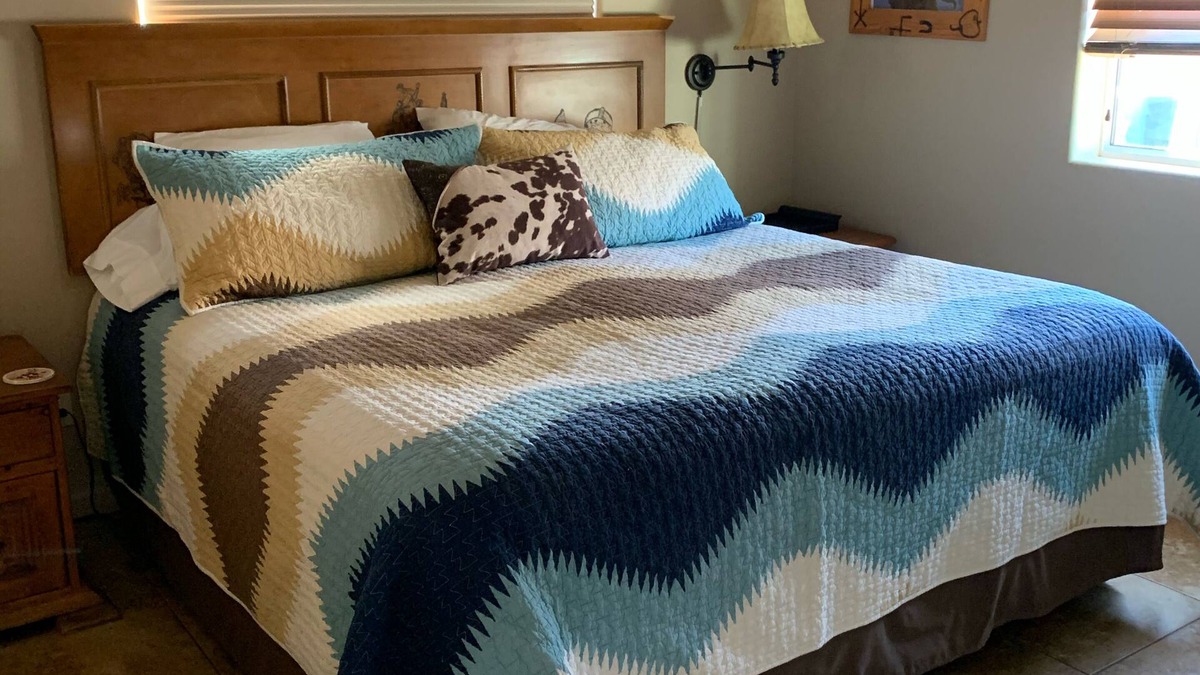 Southeastern Villa | Casita only 3 blocks from downtown- Very clean!