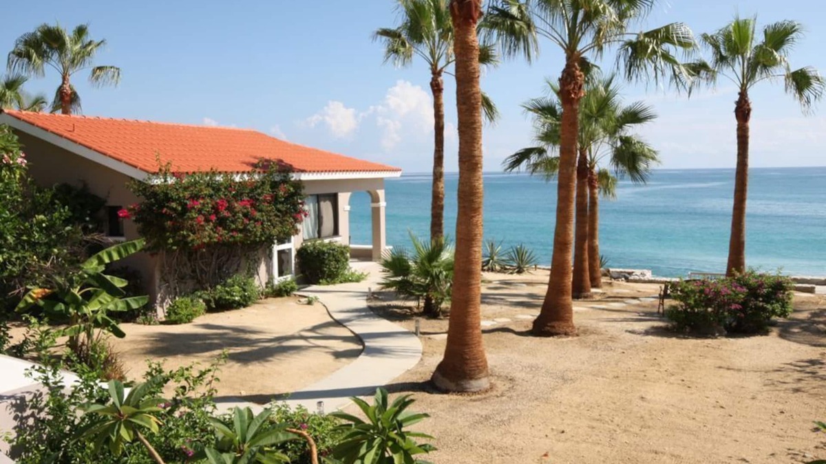 Los Barriles Cottage | Casita Tortuga is a Beach Front over looking the Sea of Cortes.
