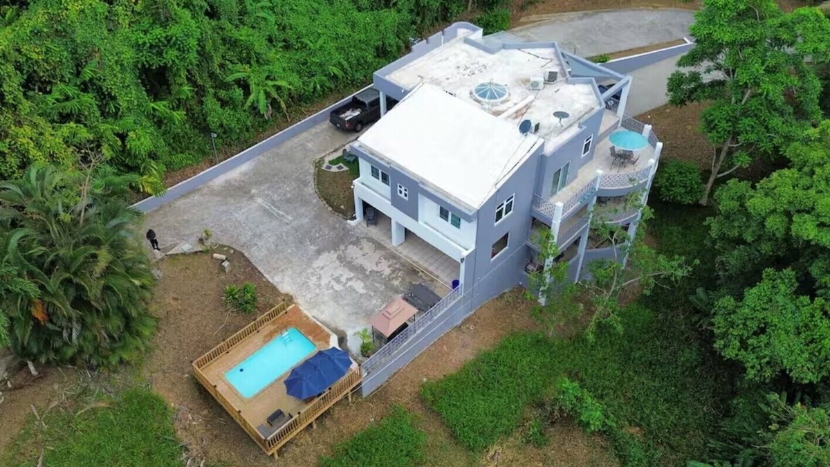 Trujillo Alto Villa | Casona Carraizo Retreat