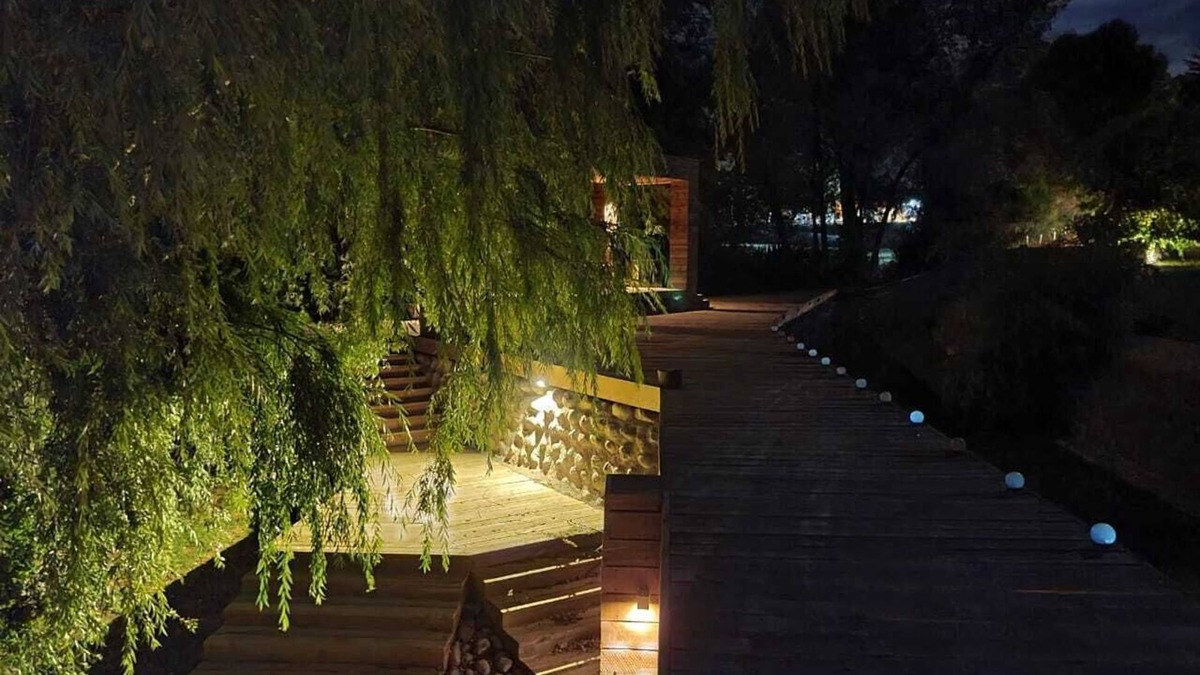 Bajos de Lircay House | Casona del Lago "lodge Pehuén Colbún"