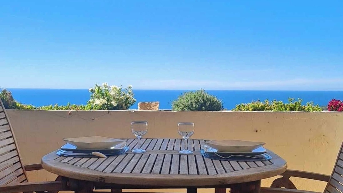 Cassis House | CASSIS, Mon petit coin de Paradis. Air conditioning, WIFI, Swimming pool, Garage. Charges included.