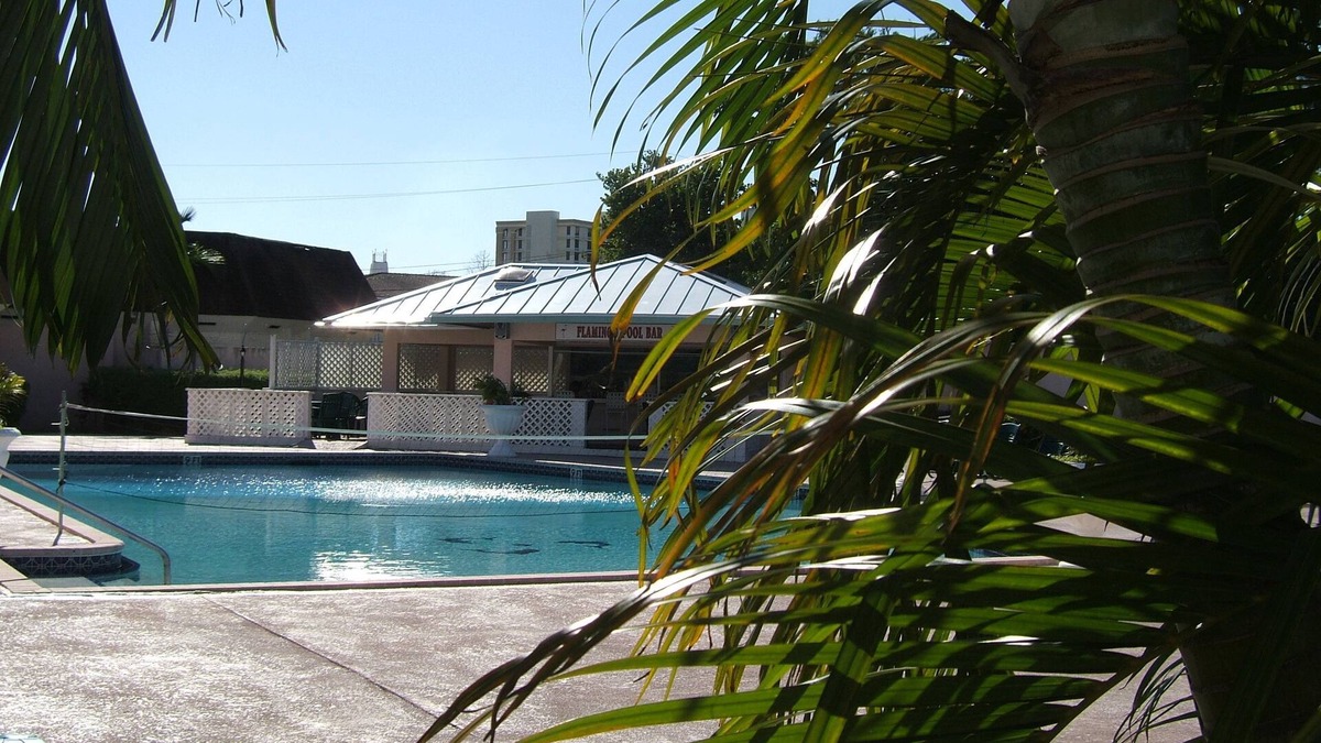 Freeport Resort | Castaways Resort and Suites