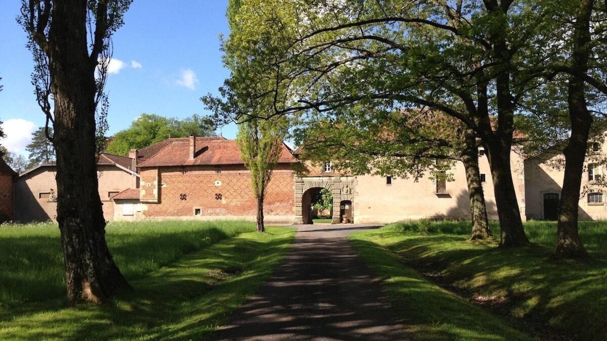Azoudange House | Castel of Romécourt, the forest accomodation
