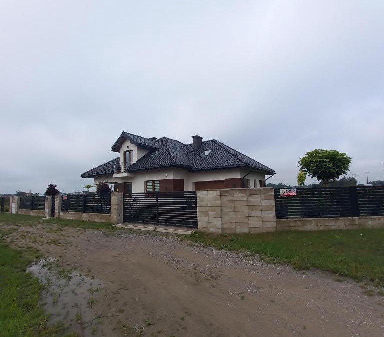 Skaryszew House | Castell
