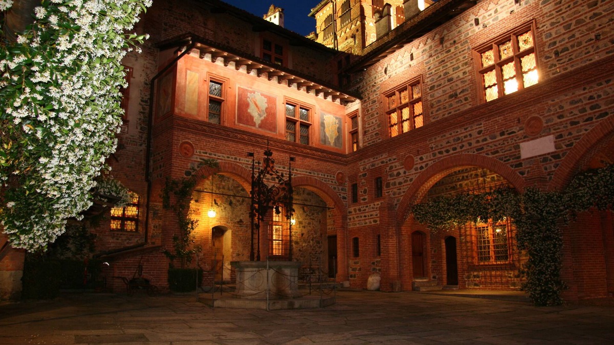 Pavone Canavese Hotel | Castello di Pavone