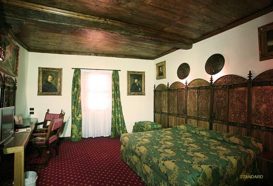 Pavone Canavese Hotel | Castello Di Pavone