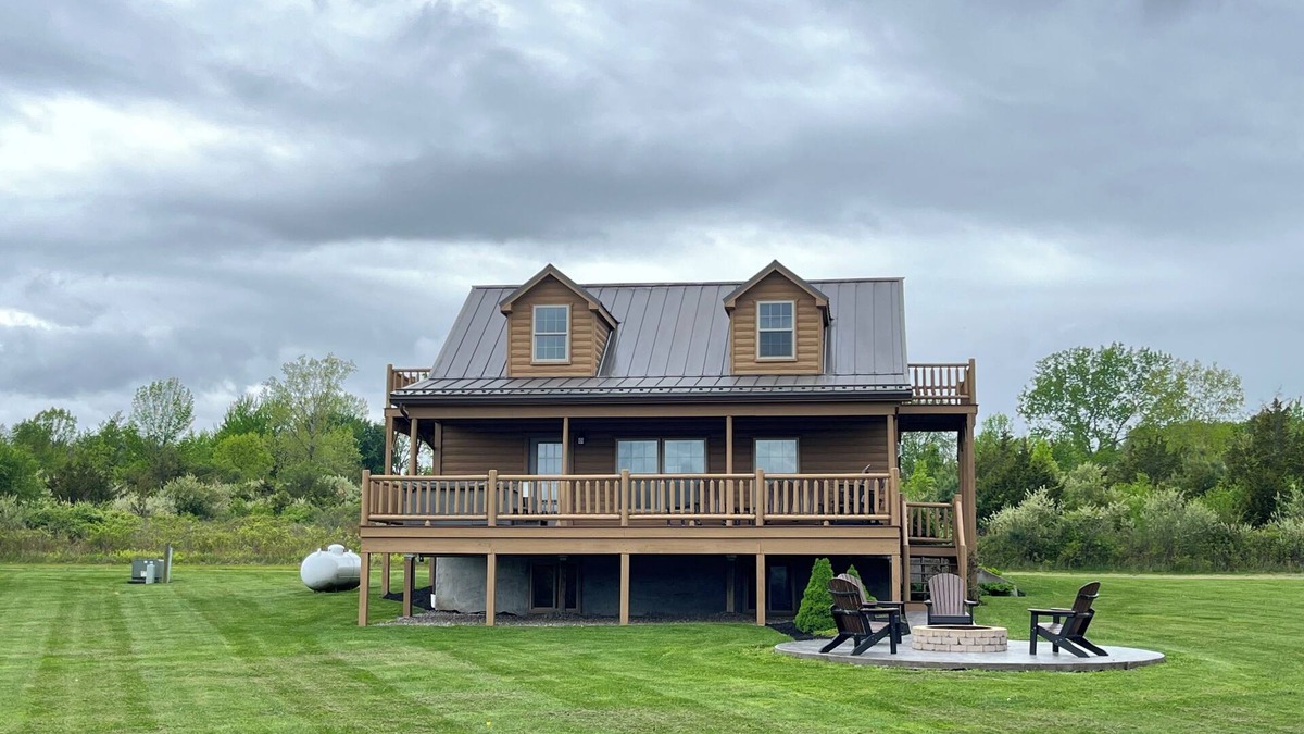Himrod House | Castello: modern cabin with hot tub, pool table and Seneca lake view, along wine trail