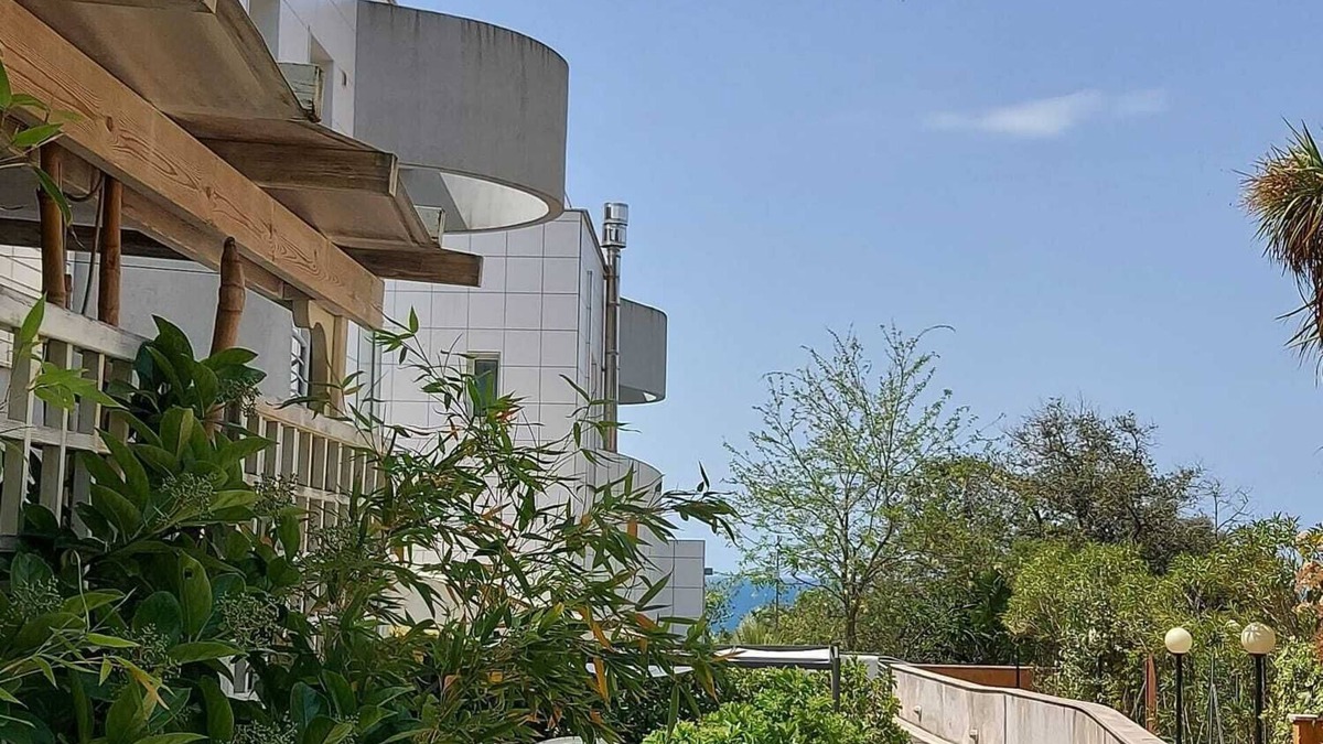 Castiglioncello House | Castiglioncello: pretty house by the sea with garden, garage in modern residence