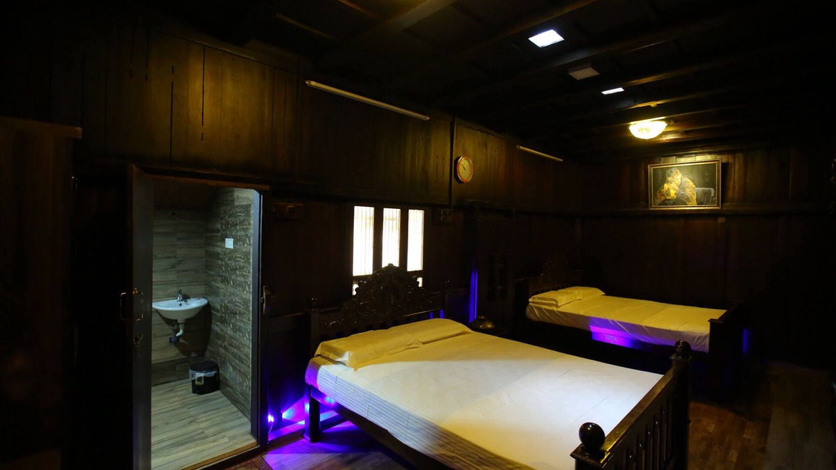 Vattavada Villa | Castillo De Woods - The Traditional Luxury Villa, Munnar