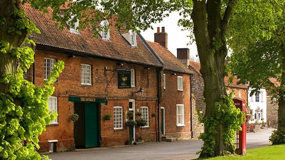 Castle Acre House | CASTLE ACRE. Cottage set in a Norman village overlooking the Village Green