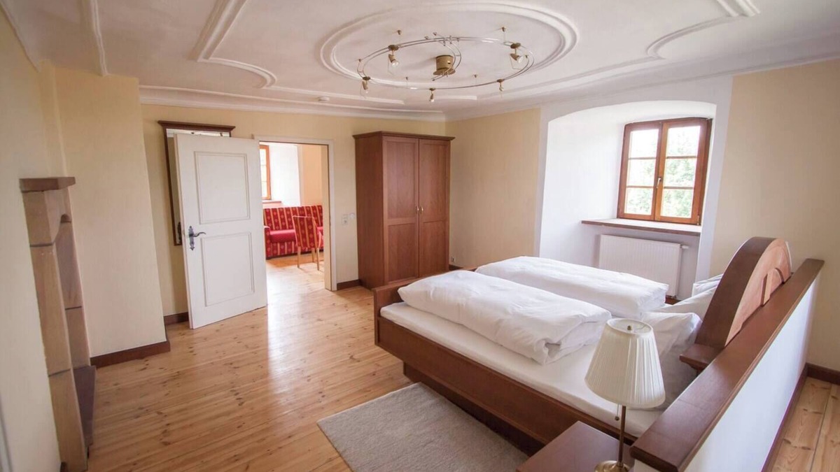 Schatthausen Apartment | Castle Apartment 7 - A Place in the Green