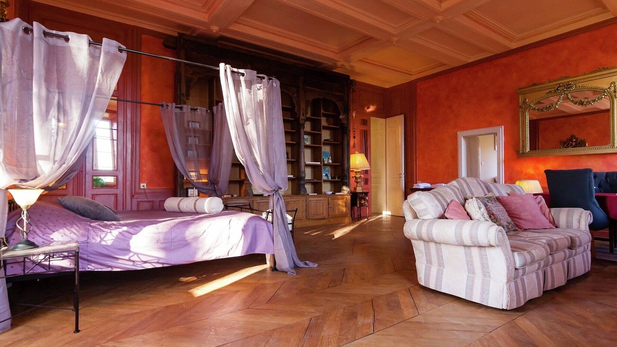 Chalais Apartment | Castle Apartment in Chaleix near Forest