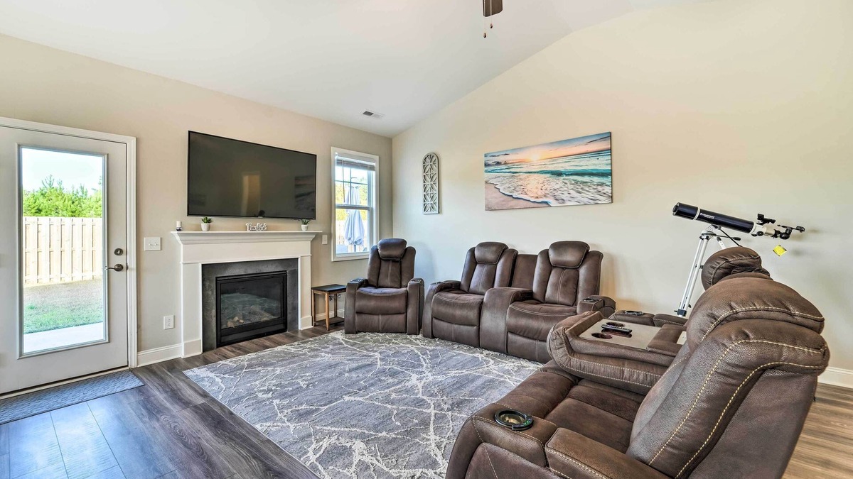 Wrightsboro House | Castle Hayne Retreat: 6 Mi to Dtwn Wilmington