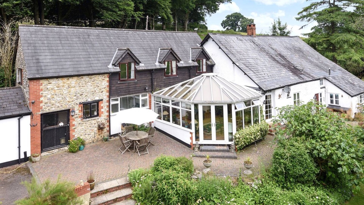 Cullompton Cottage | Castle Hill Farm