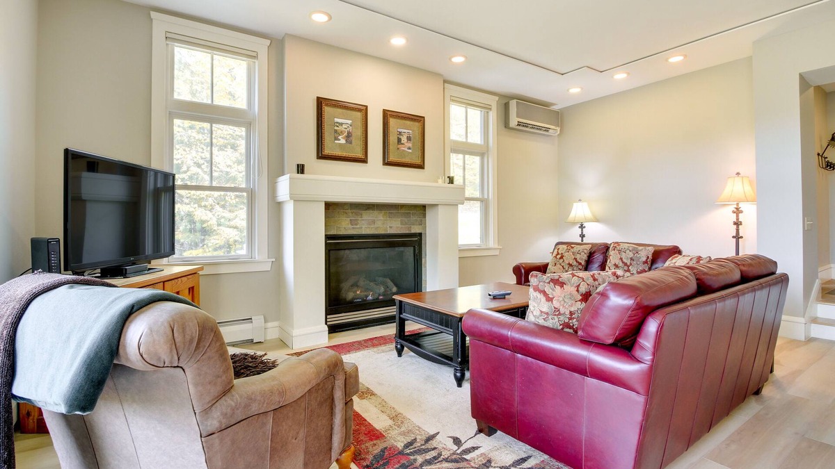 Proctorsville Condo | Castle Hill Resort Condo: 5 Mi to Slopes at Okemo!